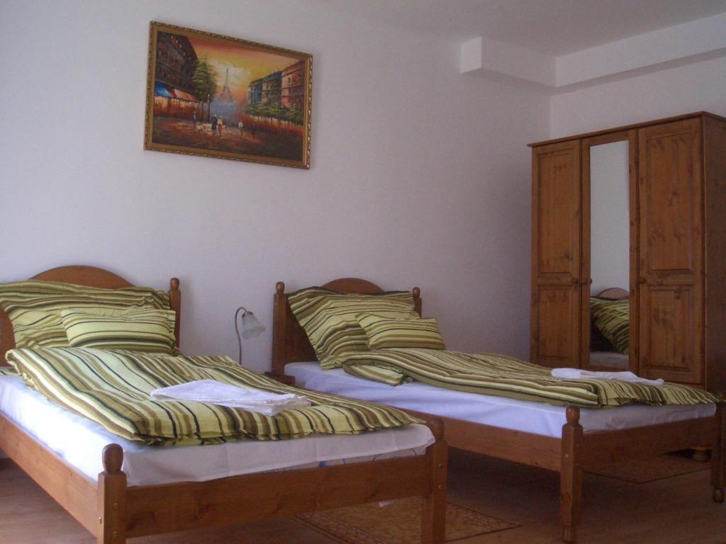 Retro Panzio Bed & Breakfast Pecs Room photo