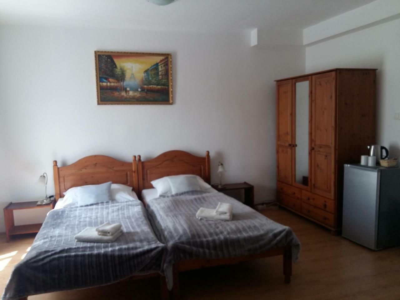 Retro Panzio Bed & Breakfast Pecs Exterior photo